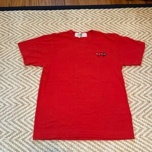 Boys PLAY COMME des GARÇONS red tee shirt t shirt. Size Small.